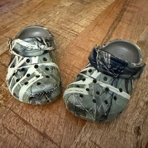 CROCS Kids Camo Sandals